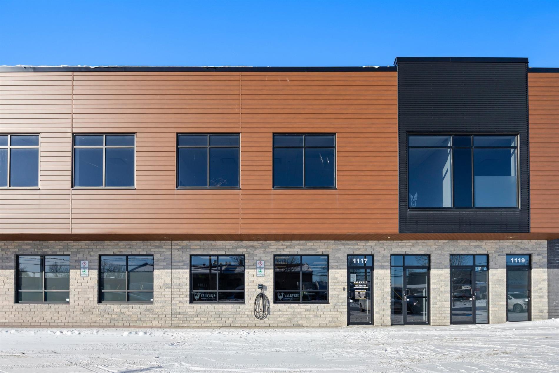 1109-1129 Montée Masson, Laval, QC à louer Photo principale– Image 1 sur 5