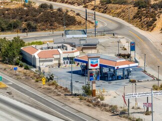 Plus de détails pour 6000 Mariposa Rd, Oak Hills, CA - Local commercial à vendre