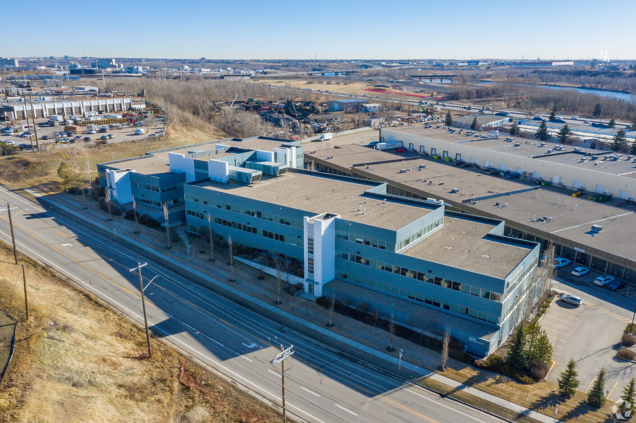 1200 59th Ave SE, Calgary, AB à louer Aérien– Image 1 sur 3