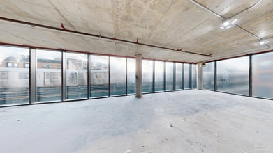 329 Broadway, Brooklyn, NY à louer Photo intérieure– Image 2 sur 2