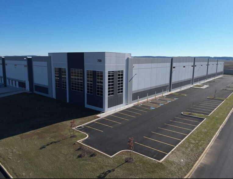 700 Killinger Road, Annville, PA à louer - Photo de l’immeuble – Image 1 sur 5