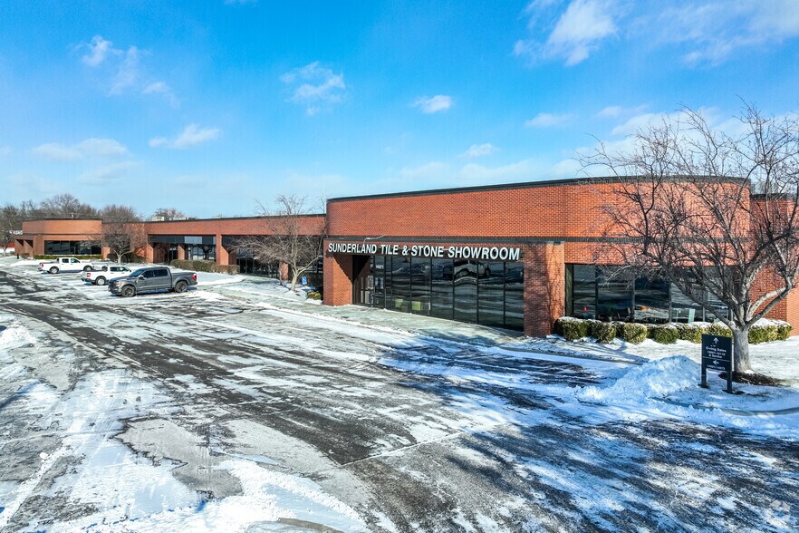 Lenexa Place portefeuille de 2 biens à vendre sur LoopNet.fr - Photo principale – Image 1 sur 2