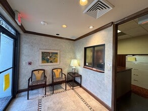 2810 E Oakland Park Blvd, Fort Lauderdale, FL à louer Photo intérieure– Image 2 sur 12