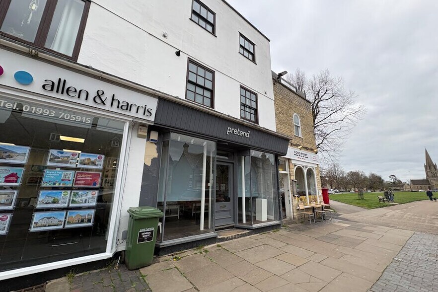 54-55 Market Sq, Witney à louer - Photo de l’immeuble – Image 2 sur 2