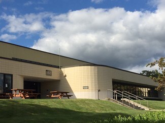 Plus de détails pour 1 Carding Ln, Johnston, RI - Industriel/Logistique à louer