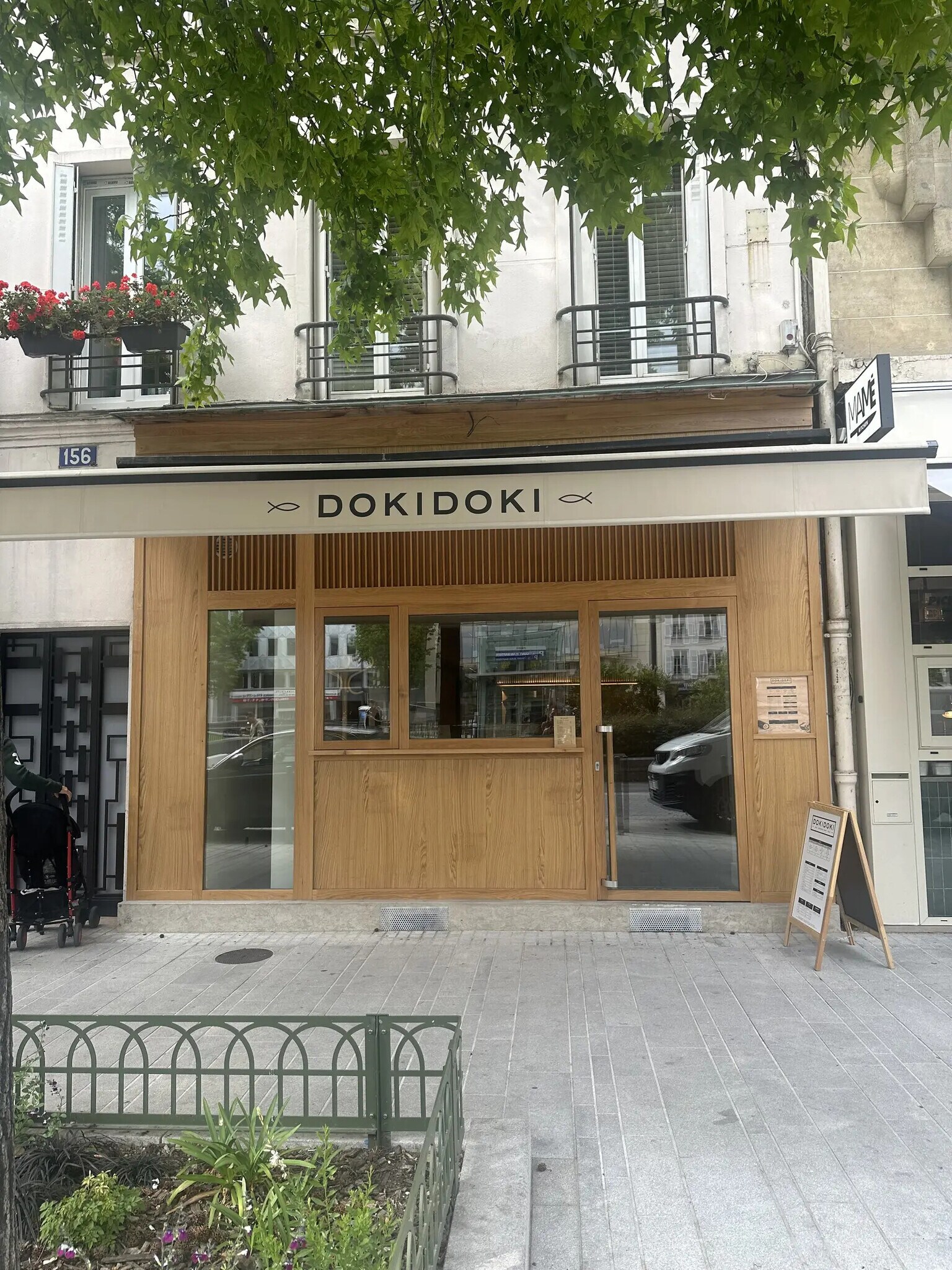 Local commercial dans Neuilly-sur-Seine à vendre Photo de l’immeuble– Image 1 sur 3