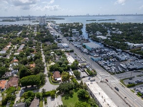 717 NE 79th St, Miami, FL à louer Photo intérieure– Image 2 sur 4