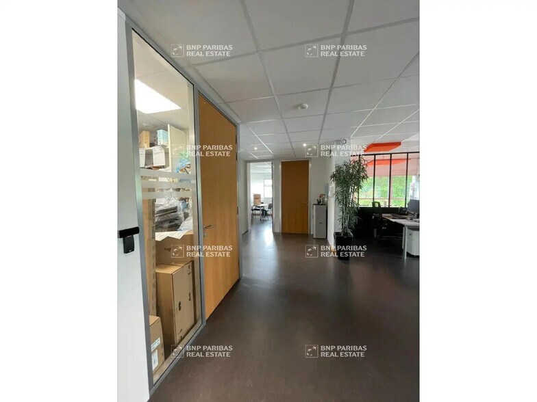 Bureau dans Saint-Grégoire à vendre - Photo de l’immeuble – Image 3 sur 13