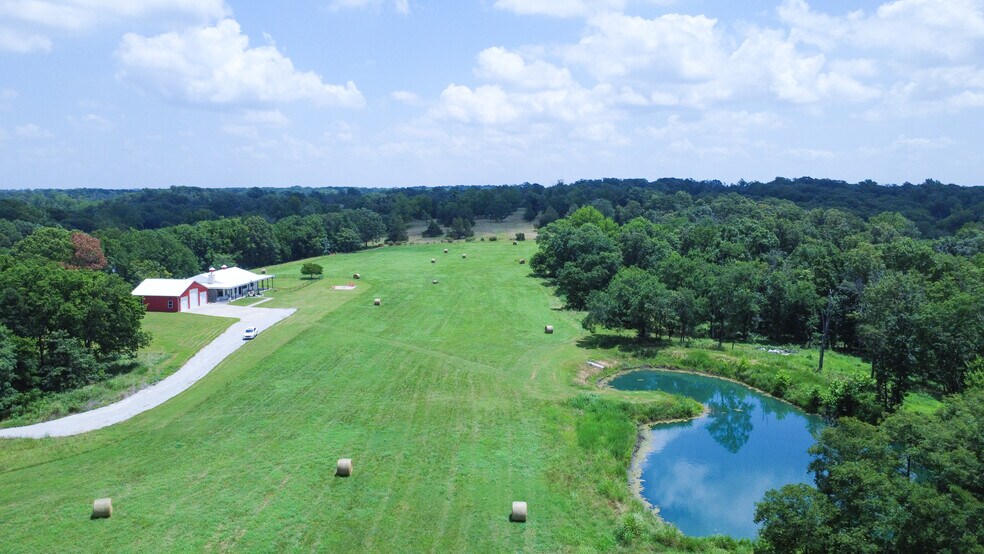 16453 Rocky Dell Rd, Gravette, AR à vendre - Photo principale – Image 1 sur 6