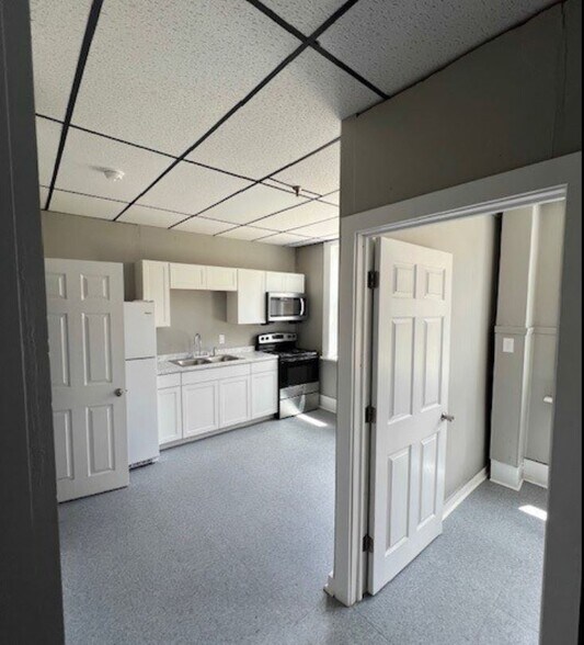 117 S Broadway St, Butler, IN à vendre - Photo intérieure – Image 3 sur 15