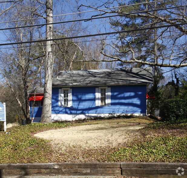 2004 Cliff Valley Way NE, Atlanta, GA à vendre - Photo de l’immeuble – Image 3 sur 3
