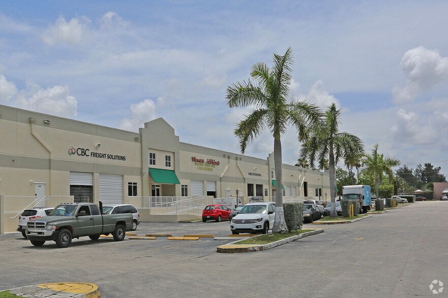 4600-4636 NW 74th Ave, Miami, FL à louer - Photo principale – Image 1 sur 11