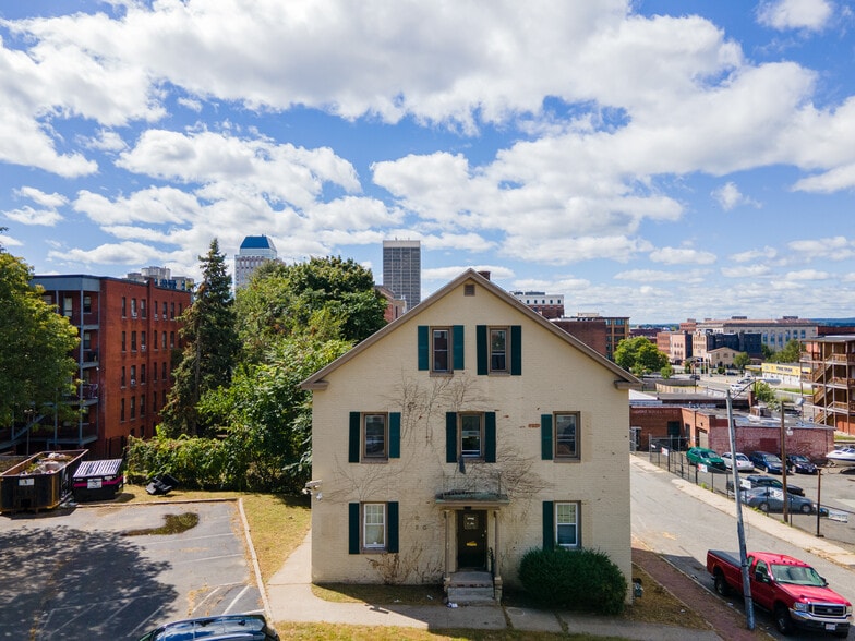 69 Winter St, Springfield, MA à vendre - Photo de l’immeuble – Image 3 sur 48
