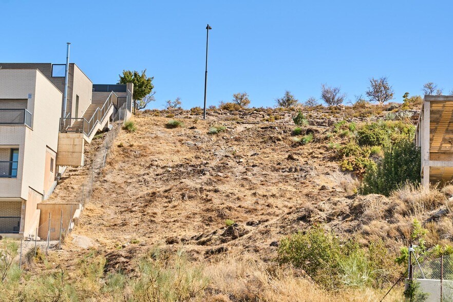 Terrain dans La Zubia, Granada à vendre - Photo de l’immeuble – Image 3 sur 8