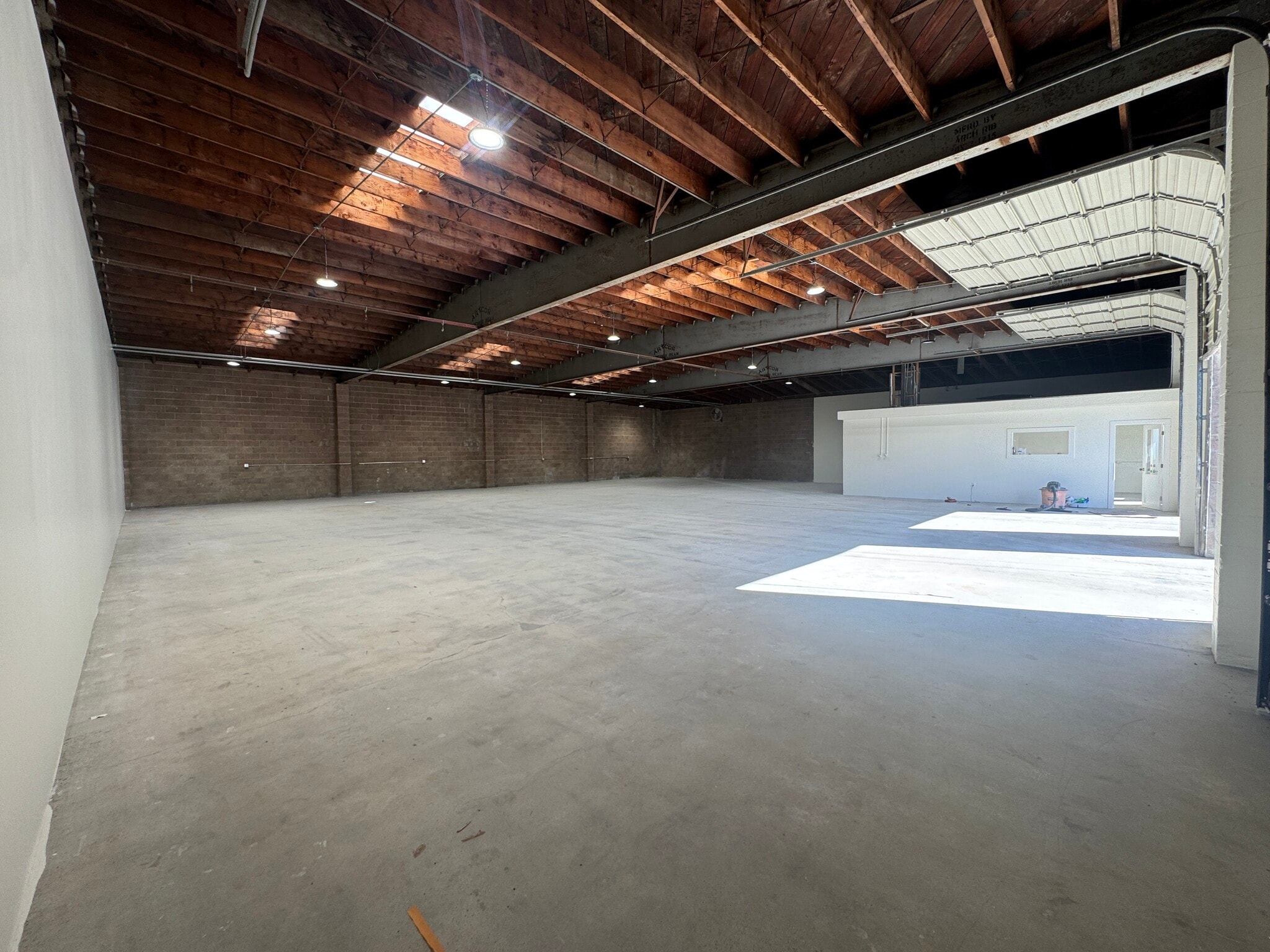 1726 N Ventura Ave, Ventura, CA à louer Photo principale– Image 1 sur 6