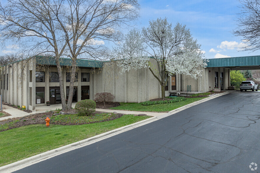 800 W 5th Ave, Naperville, IL à louer - Photo de l’immeuble – Image 2 sur 4