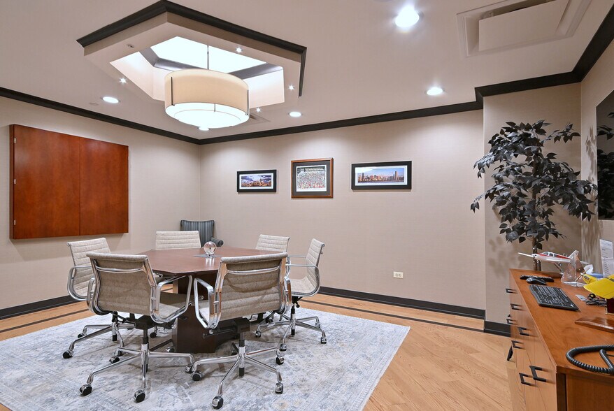 25-41 E Main St, Roselle, IL à vendre - Photo intérieure – Image 2 sur 22