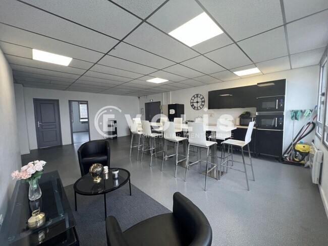 Plus de détails pour Bureau à vendre