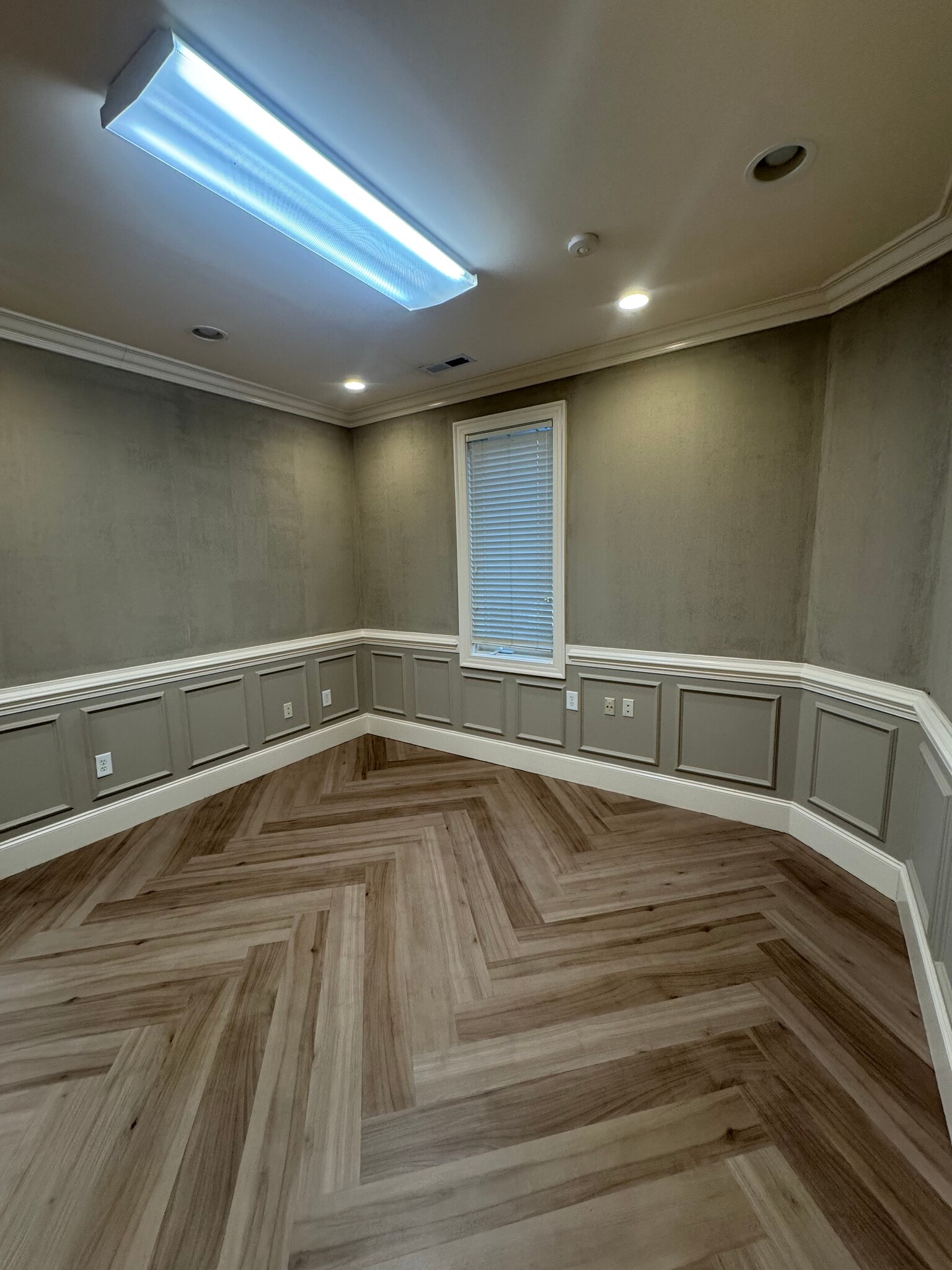 8402 Six Forks Rd, Raleigh, NC à louer Photo intérieure– Image 1 sur 12