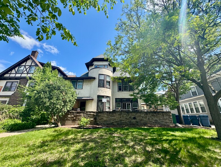 314 10th Ave SE, Minneapolis, MN à vendre - Photo de l’immeuble – Image 3 sur 8