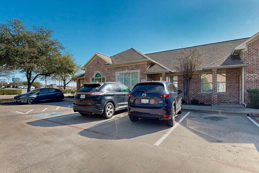 2840 Keller Springs Rd, Carrollton, TX à vendre - Photo de l’immeuble – Image 2 sur 19