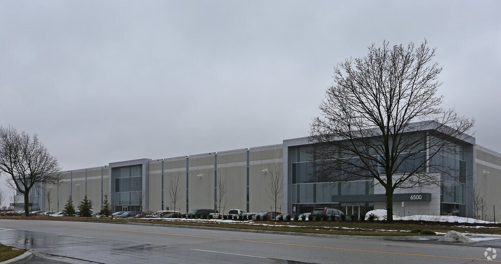 6500 Kitimat Rd, Mississauga, ON à louer - Photo de l’immeuble – Image 3 sur 4