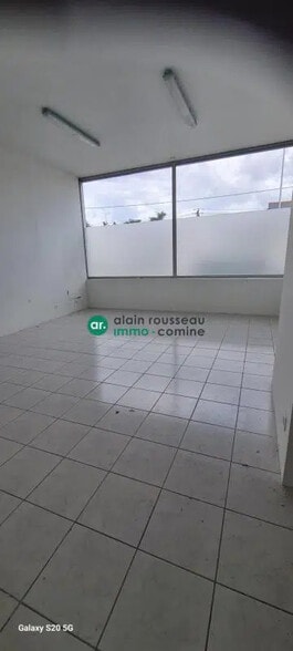 Local d'activités dans Angers à vendre - Photo de l’immeuble – Image 3 sur 5