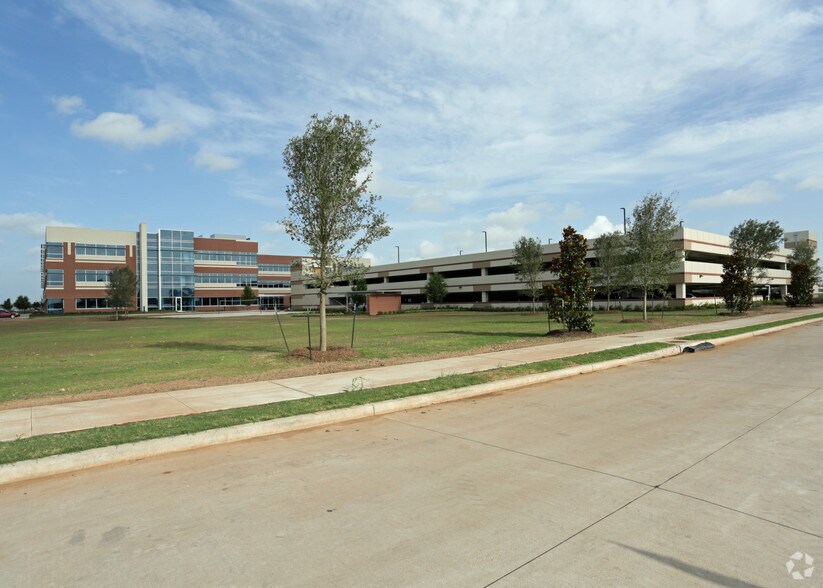 13905 University Blvd, Sugar Land, TX à vendre - Photo de l’immeuble – Image 3 sur 14