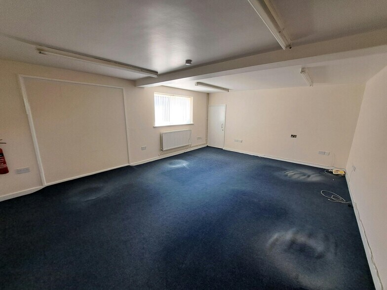 6 Stuart Rd, Market Harborough à vendre - Photo de l’immeuble – Image 2 sur 5