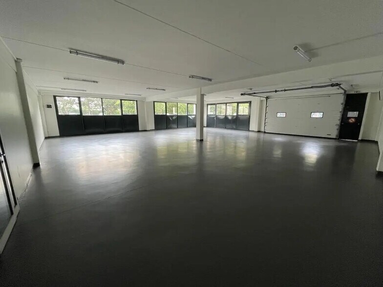 Local d’activités dans Herblay-sur-Seine à louer - Photo de l’immeuble – Image 2 sur 9