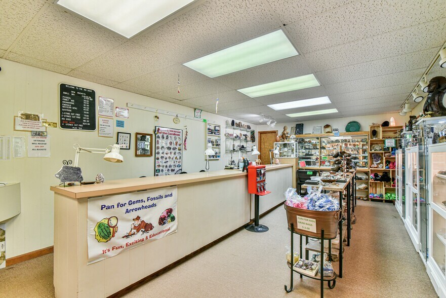 14622 North Carolina 226, Spruce Pine, NC à vendre - Photo intérieure – Image 3 sur 38