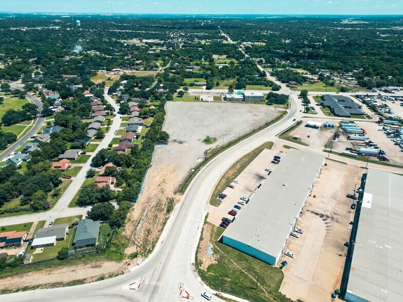 4550 Village Creek Rd, Fort Worth, TX à vendre - Photo de l’immeuble – Image 2 sur 4