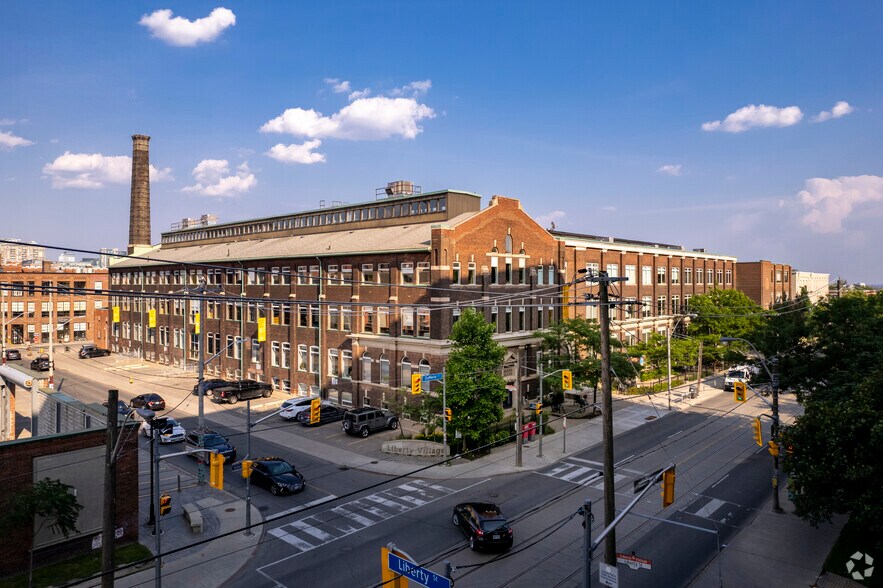 219 Dufferin St, Toronto, ON à louer - Photo de l’immeuble – Image 2 sur 38
