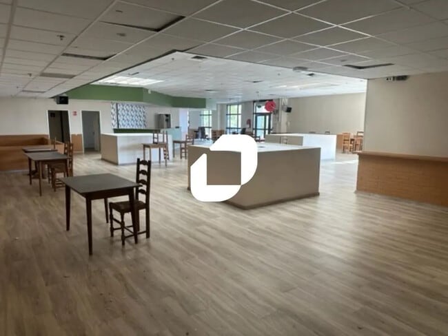 Plus de détails pour 50 Avenue De Verdun, Hirson - Local commercial à vendre