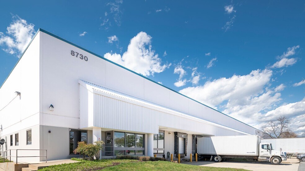 8679 Greenwood Pl, Savage, MD à louer - Photo de l’immeuble – Image 2 sur 18