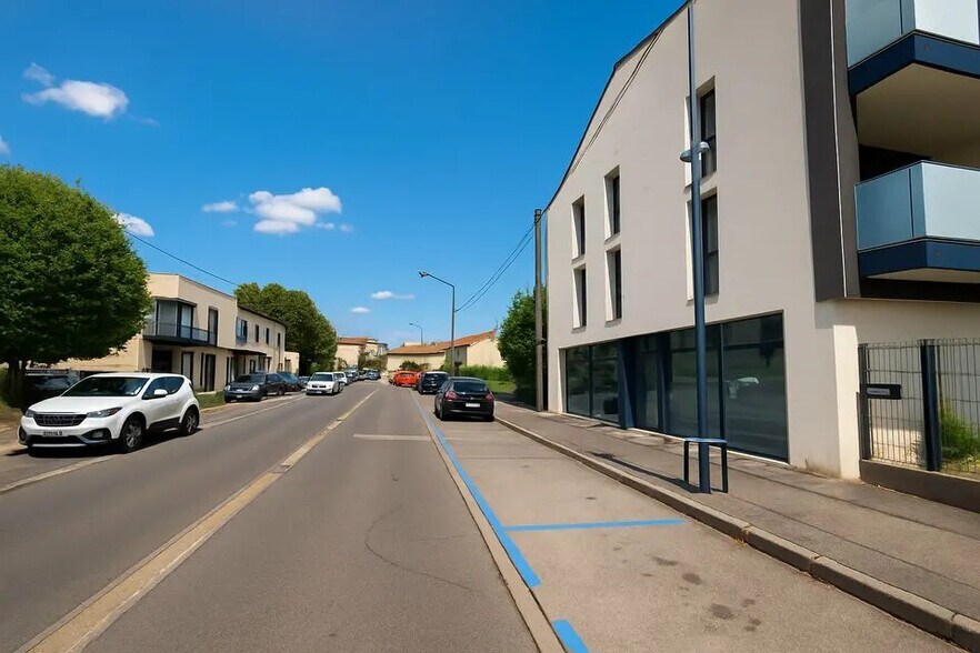 466 Rue De La République, La Verpillière à louer - Photo de l’immeuble – Image 2 sur 10