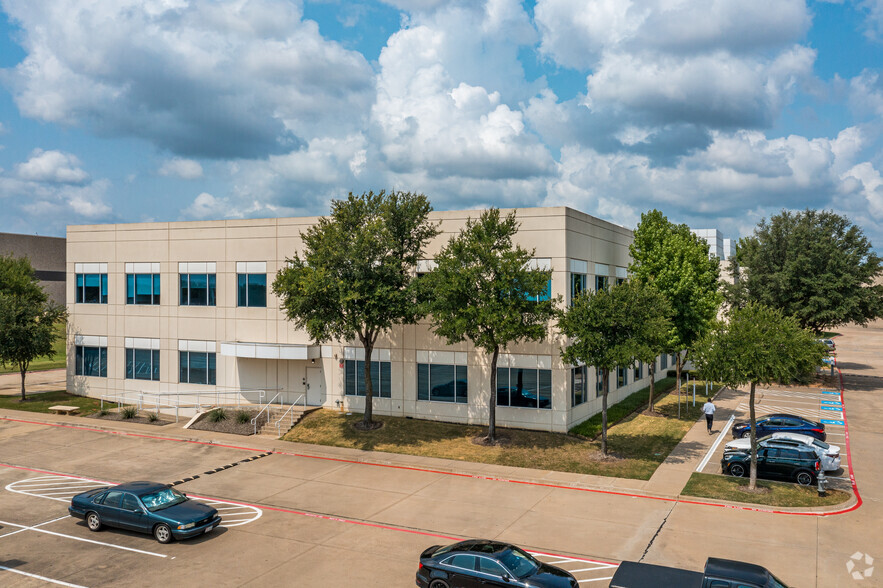 15100 FAA Blvd, Fort Worth, TX à louer - Photo de l’immeuble – Image 1 sur 7