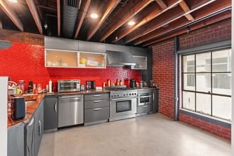 1121 E Twiggs St, Tampa, FL à louer Photo intérieure– Image 2 sur 6