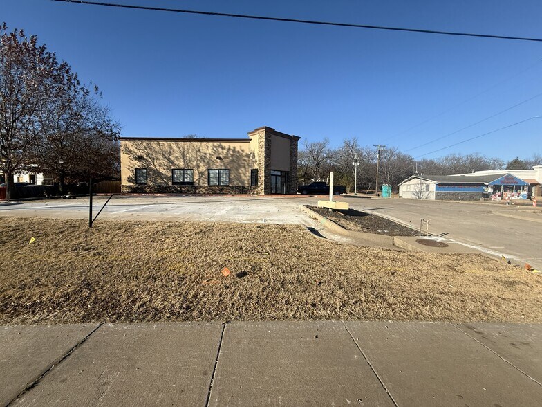 2868 W Martin Luther King Blvd, Fayetteville, AR à louer - Photo de l’immeuble – Image 2 sur 16