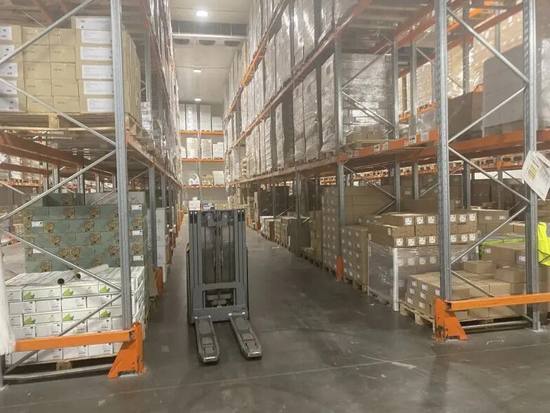 Local d’activités dans Heyrieux à louer - Photo intérieure – Image 2 sur 4