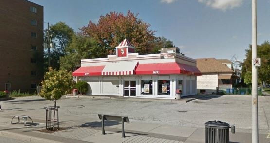 1916 Wyandotte St W, Windsor, ON à vendre - Photo principale – Image 1 sur 1