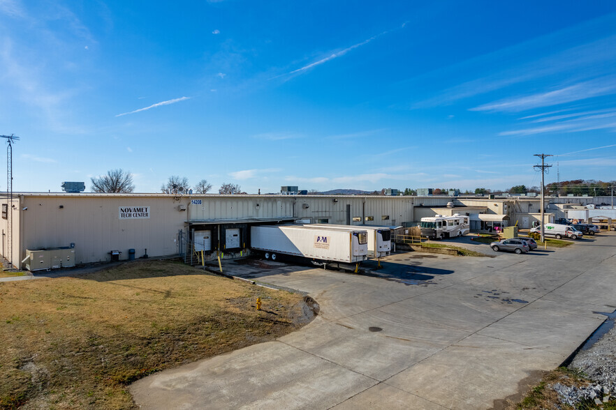1420 Toshiba Dr, Lebanon, TN à louer - Photo de l’immeuble – Image 3 sur 4