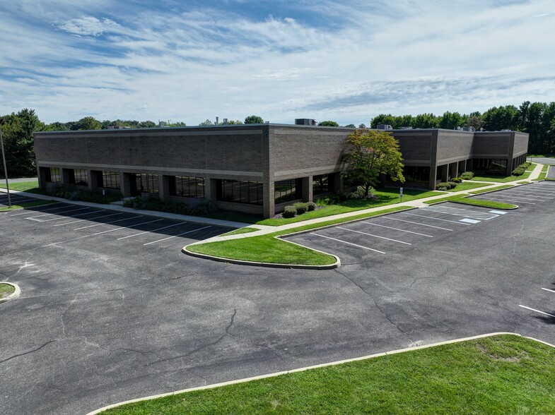 2 Executive Dr, Moorestown, NJ à louer - Photo de l’immeuble – Image 1 sur 3