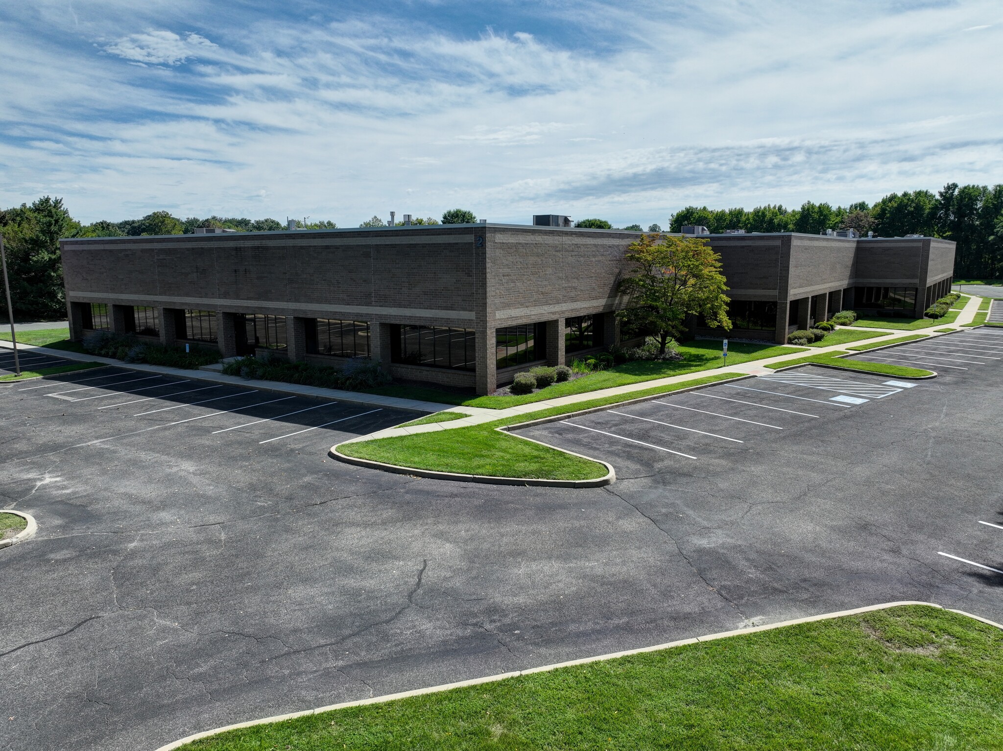 2 Executive Dr, Moorestown, NJ à louer Photo de l’immeuble– Image 1 sur 4