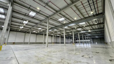 Industriel/Logistique dans Villenoy à louer Photo intérieure– Image 2 sur 2