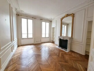 Plus de détails pour Local d’activités à vendre