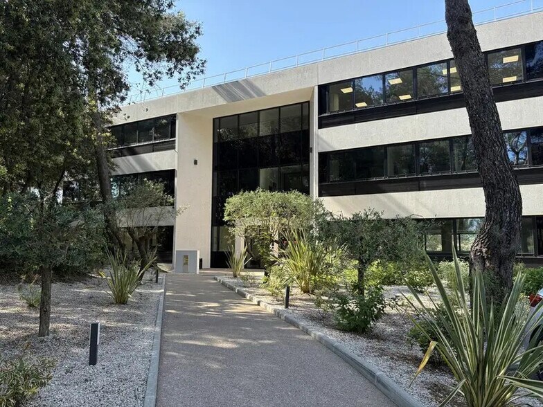 Bureau dans Valbonne à vendre - Photo de l’immeuble – Image 3 sur 12