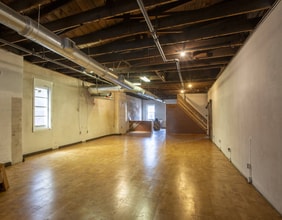 219-230 W River St, Savannah, GA à louer Photo intérieure– Image 2 sur 6