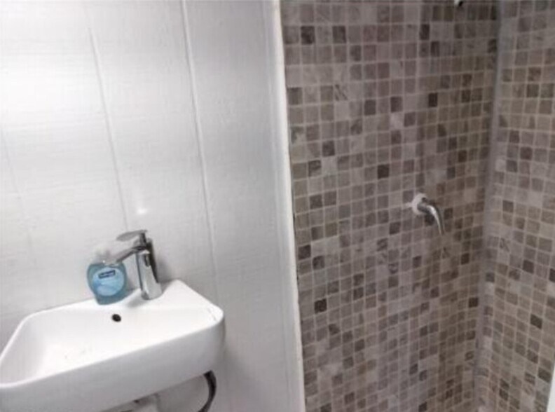 16732-16735 Pacific Coast Highway portefeuille de 2 biens à vendre sur LoopNet.fr - Photo de l’immeuble – Image 3 sur 5