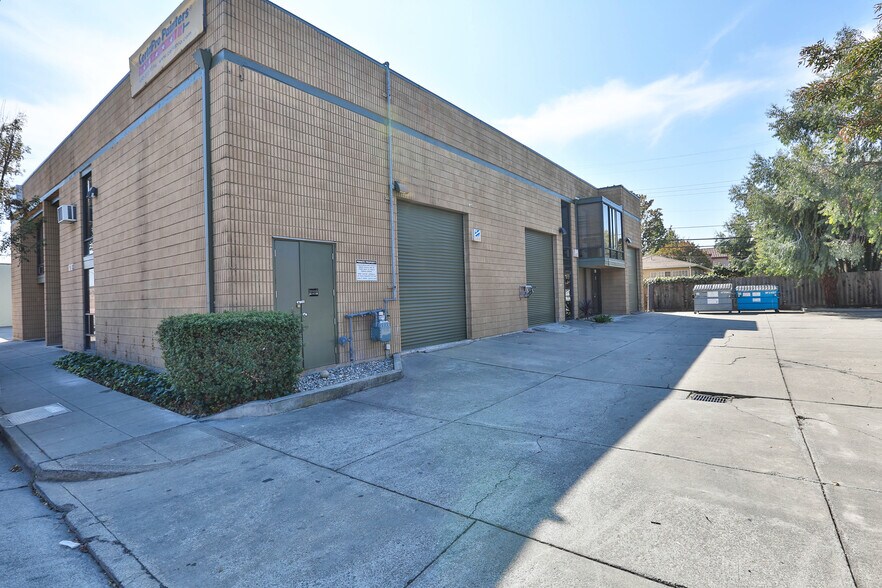 1206 S Amphlett Blvd, San Mateo, CA à louer - Photo de l’immeuble – Image 2 sur 11